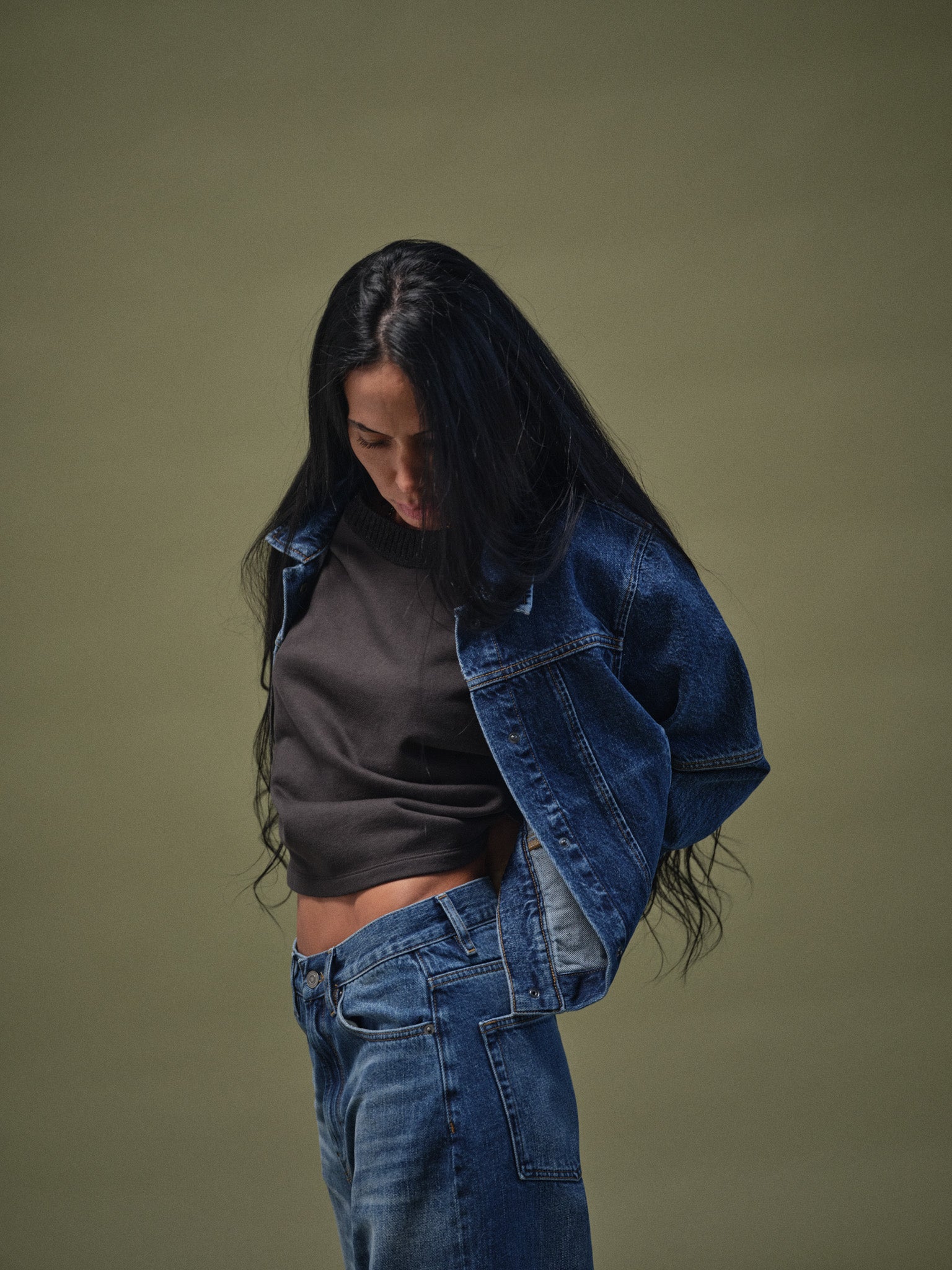 Modelshot / Dark Grey / Detail